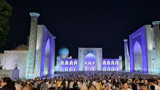 Der Registan bei Nacht Der Registan bei Nacht