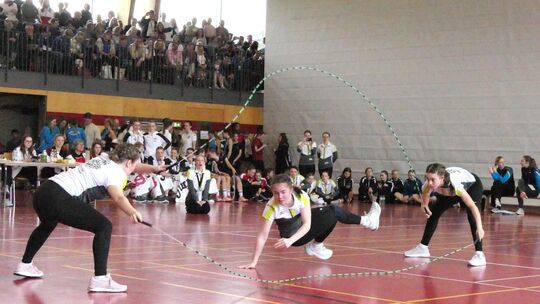 Das TVO-Team "Huhn", hier Zoe Fuchs, Paulina Ackermann und Nelly Lorenz will bei der Mittelrheinmeisterschaft Vollgas geben. Das TVO-Team "Huhn", hier Zoe Fuchs, Paulina Ackermann und Nelly Lorenz will bei der Mittelrheinmeisterschaft Vollgas geben.