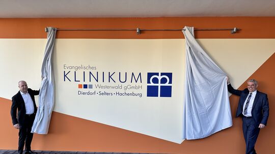 Dieses Logo ziert nun die drei Standorte des Evangelischen Klinikums Westerwald in Selters, Dierdorf und Hachenburg. Den Standor Dieses Logo ziert nun die drei Standorte des Evangelischen Klinikums Westerwald in Selters, Dierdorf und Hachenburg. Den Standor