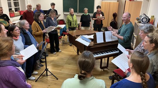 Seine regelmäßigen Proben hält der Geheime Küchenchor in den Räumen der Kreismusikschule in Altenkirchen ab. Seine regelmäßigen Proben hält der Geheime Küchenchor in den Räumen der Kreismusikschule in Altenkirchen ab.