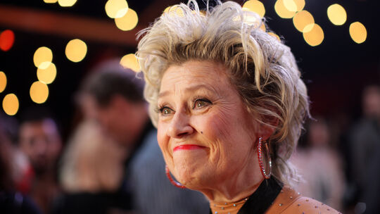 Blickt zurück auf eine höchst erfolgreiche und in dieser Form beispiellose Karriere, in der sie sich immer wieder neu erfunden h Blickt zurück auf eine höchst erfolgreiche und in dieser Form beispiellose Karriere, in der sie sich immer wieder neu erfunden h