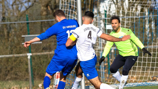Nach dem 1:1 am Sonntag gegen den Tabellenvierten Bad Breisig/Sinzig (von rechts mit Torwart Rasouk Daoud und Kapitän Mateo Rogu Nach dem 1:1 am Sonntag gegen den Tabellenvierten Bad Breisig/Sinzig (von rechts mit Torwart Rasouk Daoud und Kapitän Mateo Rogu