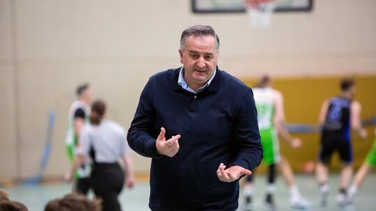 Emir Colan ist nicht mehr Trainer des Oberligisten TuS Treis-Karden. Zwei Tage nach Saisonende trennte sich der TuS von Colan, d Emir Colan ist nicht mehr Trainer des Oberligisten TuS Treis-Karden. Zwei Tage nach Saisonende trennte sich der TuS von Colan, d