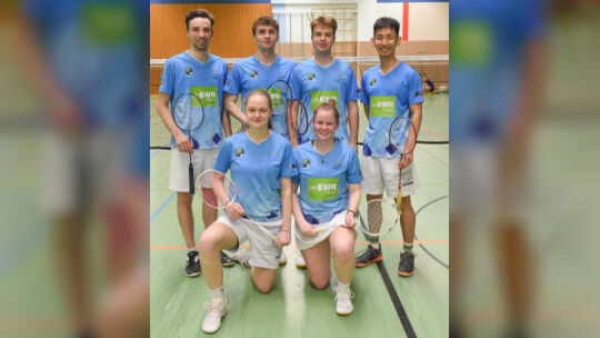 So sehen Meister aus: Danylo Skrynnik (hinten von links), Finn Busch, Clement Kervio-Berthou, Oliver Lee Nowak sowie (vorne von So sehen Meister aus: Danylo Skrynnik (hinten von links), Finn Busch, Clement Kervio-Berthou, Oliver Lee Nowak sowie (vorne von