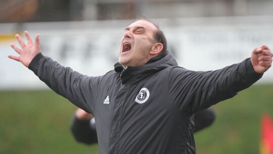 So ausgelassen würde Marco Reich am Samstag gerne jubeln. Dann hätte der SC Idar-Oberstein nämlich die große Überraschung gescha So ausgelassen würde Marco Reich am Samstag gerne jubeln. Dann hätte der SC Idar-Oberstein nämlich die große Überraschung gescha