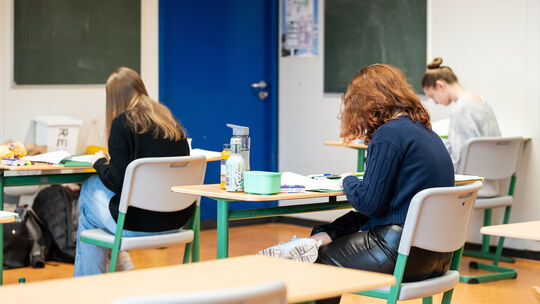 Unangekündigte Tests in der Schule hat der rheinland-pfälzische Bildungsminister Sven Teuber (SPD) schon vor Monaten abgeschafft Unangekündigte Tests in der Schule hat der rheinland-pfälzische Bildungsminister Sven Teuber (SPD) schon vor Monaten abgeschafft