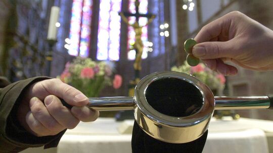 Finanzielle Unregelmäßigkeiten: Das Trierer Generalvikariat hat einen weiteren Priester von seinen Aufgaben entpflichtet. Finanzielle Unregelmäßigkeiten: Das Trierer Generalvikariat hat einen weiteren Priester von seinen Aufgaben entpflichtet.