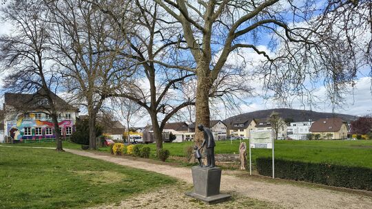 Der Bebauungsplan der Jahnwiese in Sinzig wird erst beschlossen, wenn der Stadtrat sich die Objektplanung vom Feuerwehrgerätehau Der Bebauungsplan der Jahnwiese in Sinzig wird erst beschlossen, wenn der Stadtrat sich die Objektplanung vom Feuerwehrgerätehau