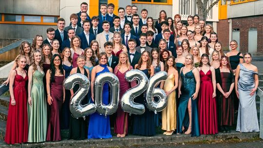 Freuen sich über die Allgemeine Hochschulreife und Fachhochschulreife: die Abiturienten des Wiedtal-Gymnasiums Neustadt. Freuen sich über die Allgemeine Hochschulreife und Fachhochschulreife: die Abiturienten des Wiedtal-Gymnasiums Neustadt.