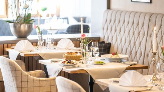 In Restaurants in der Eifel wird eine erstaunliche gastronomische Bandbreite geboten, wie auch im Hotel und Restaurant Michels, In Restaurants in der Eifel wird eine erstaunliche gastronomische Bandbreite geboten, wie auch im Hotel und Restaurant Michels,