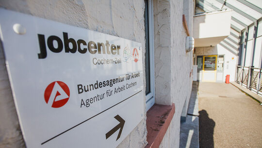 Auf dem Cochem-Zeller Arbeitsmarkt hat eine Frühjahrsbelebung eingesetzt. Trotzdem gibt es noch keine Grund für Jubelstürme. Auf dem Cochem-Zeller Arbeitsmarkt hat eine Frühjahrsbelebung eingesetzt. Trotzdem gibt es noch keine Grund für Jubelstürme.