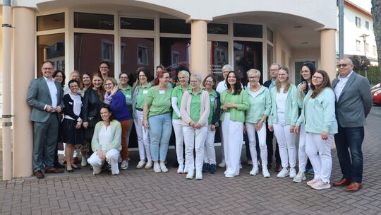 Bei der Eröffnung der neuen Arztpraxis in der Nastätter Römerstraße 7 war viel los. Bei der Eröffnung der neuen Arztpraxis in der Nastätter Römerstraße 7 war viel los.