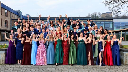 Die Abiturienten des Jahres 2026 am KAG Westerburg holten sich am Freitag ihre Zeugnisse ab und ließen sich gebührend feiern. Die Abiturienten des Jahres 2026 am KAG Westerburg holten sich am Freitag ihre Zeugnisse ab und ließen sich gebührend feiern.