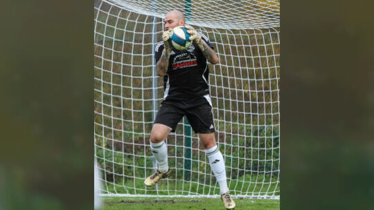 Torwart Florian Bauer war der beste Bremmer bei der 0:2-Niederlage im Nachholspiel in Herforst. Torwart Florian Bauer war der beste Bremmer bei der 0:2-Niederlage im Nachholspiel in Herforst.