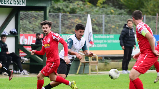 Oberzissens Maicol Oligschläger (weißes Trikot) fehlte zuletzt, im Heimspiel des SVO gegen die Augst am Sonntag ist er wieder da Oberzissens Maicol Oligschläger (weißes Trikot) fehlte zuletzt, im Heimspiel des SVO gegen die Augst am Sonntag ist er wieder da