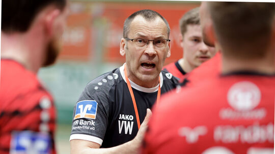 Aufstiegstrainer Veit Waldgenbach wird beim HV Vallendar auch in der kommenden Saison in der 3. Liga den Ton angeben. Aufstiegstrainer Veit Waldgenbach wird beim HV Vallendar auch in der kommenden Saison in der 3. Liga den Ton angeben.