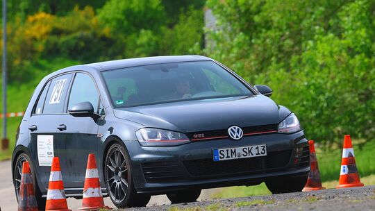 Der Simmerner Stefan Kilian belegte in der Klasse 6 in seinem VW Golf 7 GTI Rang acht und neun. Der Simmerner Stefan Kilian belegte in der Klasse 6 in seinem VW Golf 7 GTI Rang acht und neun.