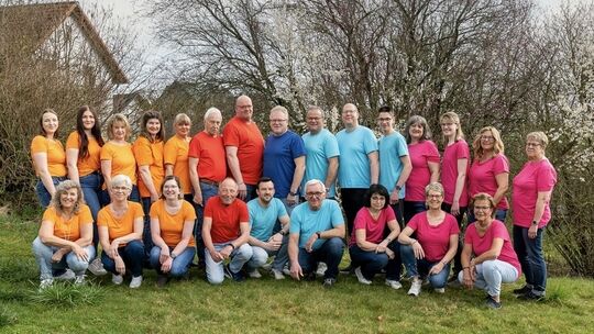 Der MGV Dünebusch feiert mit den „Bunten Tönen“ vom 29. bis 31. Mai das 105-jährige Bestehen mit einem Sänger(Zelt)fest. Der MGV Dünebusch feiert mit den „Bunten Tönen“ vom 29. bis 31. Mai das 105-jährige Bestehen mit einem Sänger(Zelt)fest.