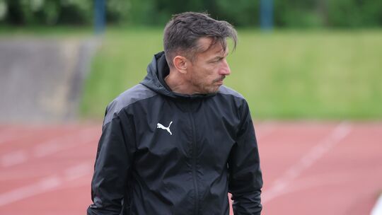 Der skeptische Blick von SG2000-Coach Nenad Lazarevic sagt nichts über dessen Gemütszustand. Er war mit den jüngsten beiden Auft Der skeptische Blick von SG2000-Coach Nenad Lazarevic sagt nichts über dessen Gemütszustand. Er war mit den jüngsten beiden Auft