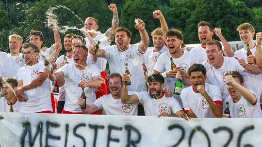 Der Meister der Bezirksliga Ost 2025/26: Die SG Malberg/Elkenroth/Rosenheim/Kausen (Foto) setzte sich im Entscheidungsspiel gege Der Meister der Bezirksliga Ost 2025/26: Die SG Malberg/Elkenroth/Rosenheim/Kausen (Foto) setzte sich im Entscheidungsspiel gege