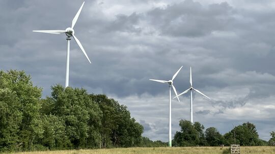 Nachdem der kommunale Projektträger WSE seine Pläne für einen Windpark zwischen Birken-Honigsessen und Katzwinkel gecancelt hat Nachdem der kommunale Projektträger WSE seine Pläne für einen Windpark zwischen Birken-Honigsessen und Katzwinkel gecancelt hat