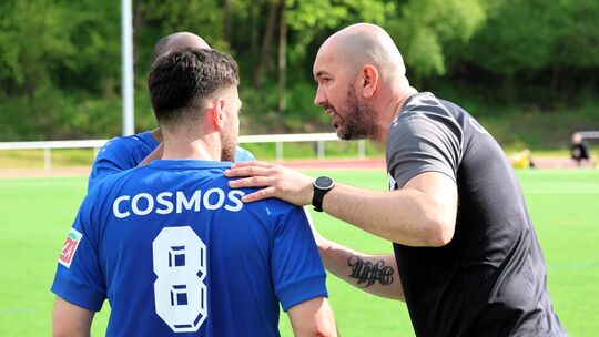 Admir Softic (rechts) hat den FC Cosmos Koblenz zusammen mit Peter Neustädter im März übernommen und den zu diesem Zeitpunkt aku Admir Softic (rechts) hat den FC Cosmos Koblenz zusammen mit Peter Neustädter im März übernommen und den zu diesem Zeitpunkt aku