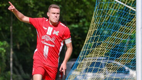 Der Weg führt nach oben: Grund zu jubeln, wie hier bei seinem Treffer im Derby gegen die SG Müschenbach, hatten die SG Malberg u Der Weg führt nach oben: Grund zu jubeln, wie hier bei seinem Treffer im Derby gegen die SG Müschenbach, hatten die SG Malberg u