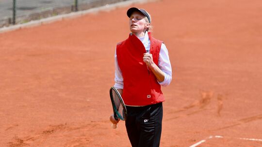 Desirée Aßenmacher (Foto) setzte sich im hart umkämpften Spitzeneinzel gegen Julia Degreif mit 3:6, 6:4, 10:8 durch und punktete Desirée Aßenmacher (Foto) setzte sich im hart umkämpften Spitzeneinzel gegen Julia Degreif mit 3:6, 6:4, 10:8 durch und punktete