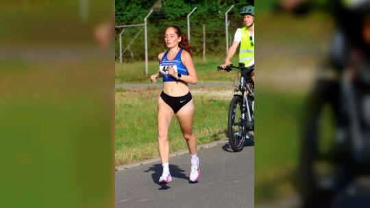 Die Argenthalerin Lena Müller von der LLG Hunsrück trotzte der Hitze beim Feierabendlauf in Kastellaun zweimal - und siegte über Die Argenthalerin Lena Müller von der LLG Hunsrück trotzte der Hitze beim Feierabendlauf in Kastellaun zweimal - und siegte über