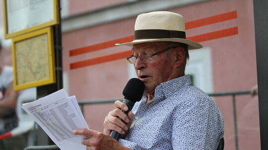 Heinz Hofmann sollte auch diesmal den Idar-Obersteiner Altstadtlauf moderieren, doch der große Leichtathletik-Experte des Kreise Heinz Hofmann sollte auch diesmal den Idar-Obersteiner Altstadtlauf moderieren, doch der große Leichtathletik-Experte des Kreise
