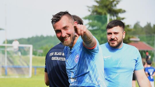 Eugen Karpunov vom FSV Blau-Weiss Idaar-Oberstein scheint es anzuzeigen: Aufsteigen ist in der bevorstehenden Saison so leicht u Eugen Karpunov vom FSV Blau-Weiss Idaar-Oberstein scheint es anzuzeigen: Aufsteigen ist in der bevorstehenden Saison so leicht u