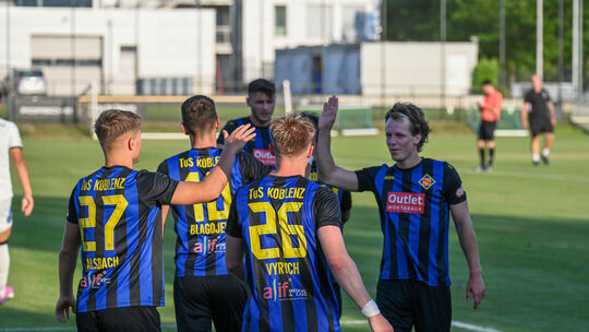 Kontrast(test)programm: Am Mittwoch durften sich die TuS-Akteure noch über einen 4:3-Sieg bei West-Regionalligist Borussia Mönch Kontrast(test)programm: Am Mittwoch durften sich die TuS-Akteure noch über einen 4:3-Sieg bei West-Regionalligist Borussia Mönch