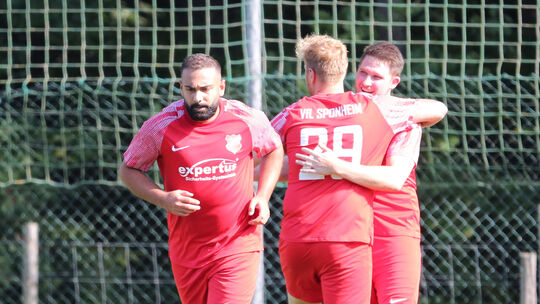 In Sponheim geht es fußballerisch weiter. Die Zukunft war im Frühjahr offen gewesen, doch die Spieler haben sich zu ihrem VfL be In Sponheim geht es fußballerisch weiter. Die Zukunft war im Frühjahr offen gewesen, doch die Spieler haben sich zu ihrem VfL be
