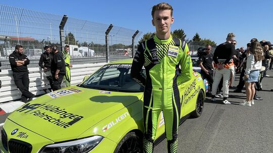 Der nächste Schritt auf dem Weg nach oben: Enrico Förderer aus Leuterod darf nun auch Rennen auf der legendären Nordschleife des Der nächste Schritt auf dem Weg nach oben: Enrico Förderer aus Leuterod darf nun auch Rennen auf der legendären Nordschleife des