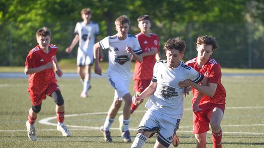 In der Vorsaison waren die C-Junioren der JSG Nahe-Glan (weiße Trikots) ein echter Hingucker. In der nun beginnenden Runde wird In der Vorsaison waren die C-Junioren der JSG Nahe-Glan (weiße Trikots) ein echter Hingucker. In der nun beginnenden Runde wird