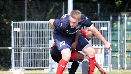 Wegen einer Platzwunde am Kopf muss die SG Liebshausen auf ihren Kapitän Leon Schulzki im Heimspiel am Sonntag (14.45 Uhr) gegen Wegen einer Platzwunde am Kopf muss die SG Liebshausen auf ihren Kapitän Leon Schulzki im Heimspiel am Sonntag (14.45 Uhr) gegen