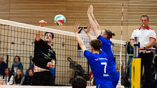 Für Manuel Michno (links beim Angriff) und die Volleyballer der LAF Sinzig beginnt die Regionalligasaison am Samstag mit einem H Für Manuel Michno (links beim Angriff) und die Volleyballer der LAF Sinzig beginnt die Regionalligasaison am Samstag mit einem H