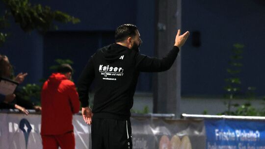 Mayens Coach Marc Steil war mit den Ergebnissen zuletzt natürlich nicht zufrieden. Er hofft, dass sich das gegen Schneifel am Sa Mayens Coach Marc Steil war mit den Ergebnissen zuletzt natürlich nicht zufrieden. Er hofft, dass sich das gegen Schneifel am Sa