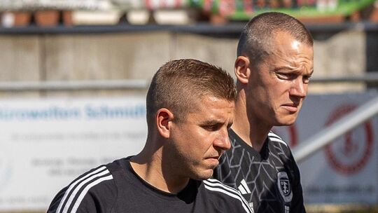 Alles, nur keinen leichten Job haben gerade Stephan Holländer und Christian Henn beim SC Idar-Oberstein. Jetzt mussten sie sogar Alles, nur keinen leichten Job haben gerade Stephan Holländer und Christian Henn beim SC Idar-Oberstein. Jetzt mussten sie sogar