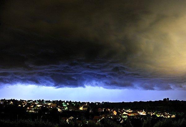 Heftige Unwetter Uberfluten Strassen In Rheinland Pfalz Und Hessen Rheinland Pfalz Rhein Zeitung