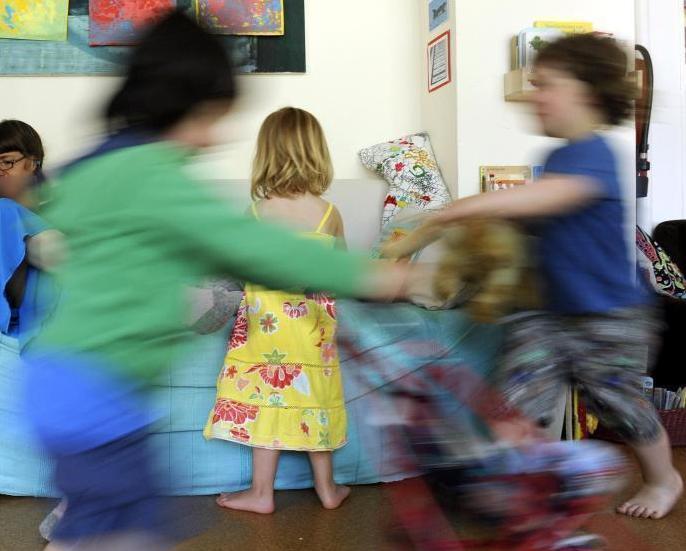 kinder nackt spielen Pro Juventute