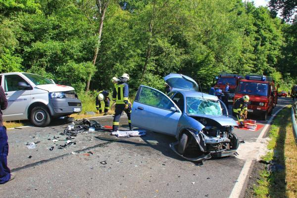 Frau Nach Schwerem Unfall Auf Der L 175 Aus Brennendem Auto Befreit Nahe Zeitung Rhein Zeitung