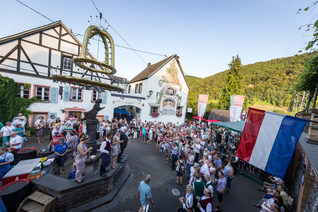 Moselfest: Zehn Tage Wein, Musik und Kunst - Moselfest in Winningen - Rhein-Zeitung