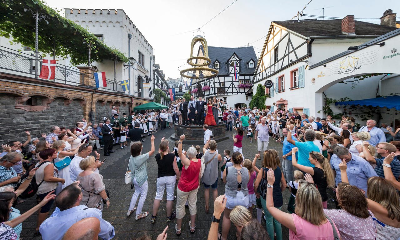 Winninger Moselfest: Musik, Tradition und Wein erleben - Moselfest in Winningen - Rhein-Zeitung