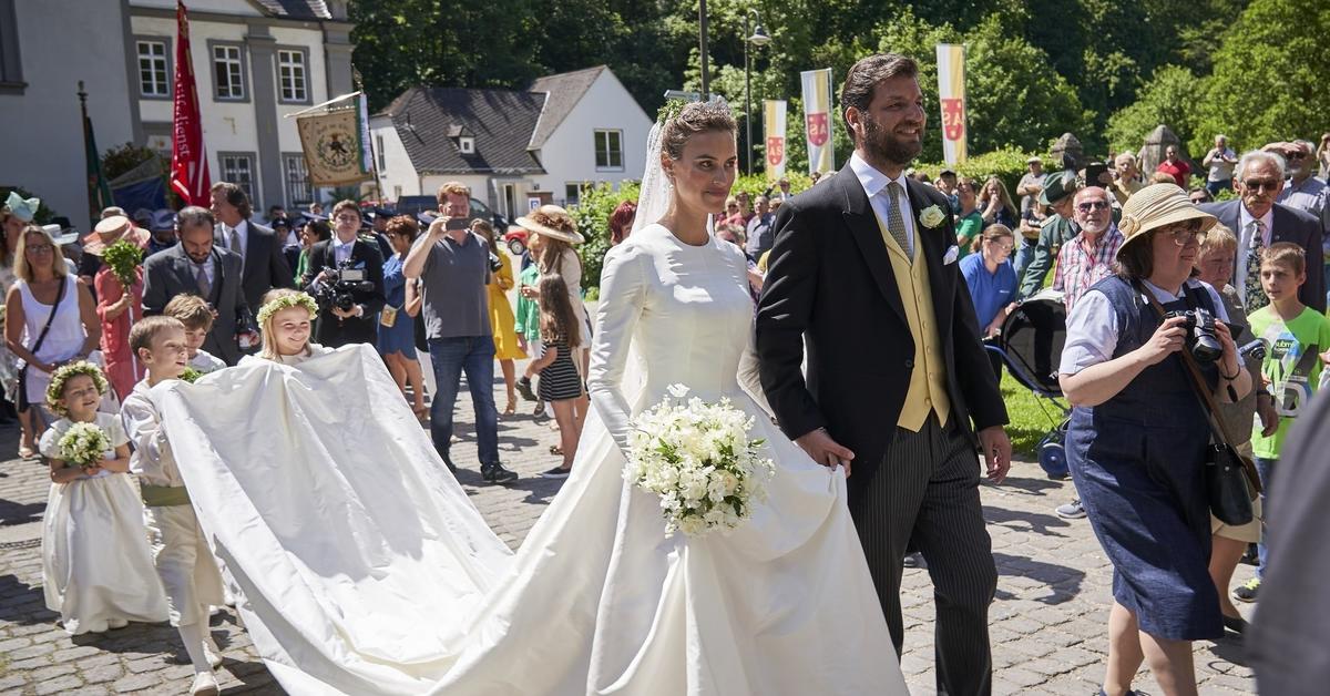 Kaiserwetter Bei Prinzenhochzeit In Bendorf Sayn Casimir Zu Sayn Wittgenstein Sayn Heiratet Seine Alana Koblenz Region Rhein Zeitung