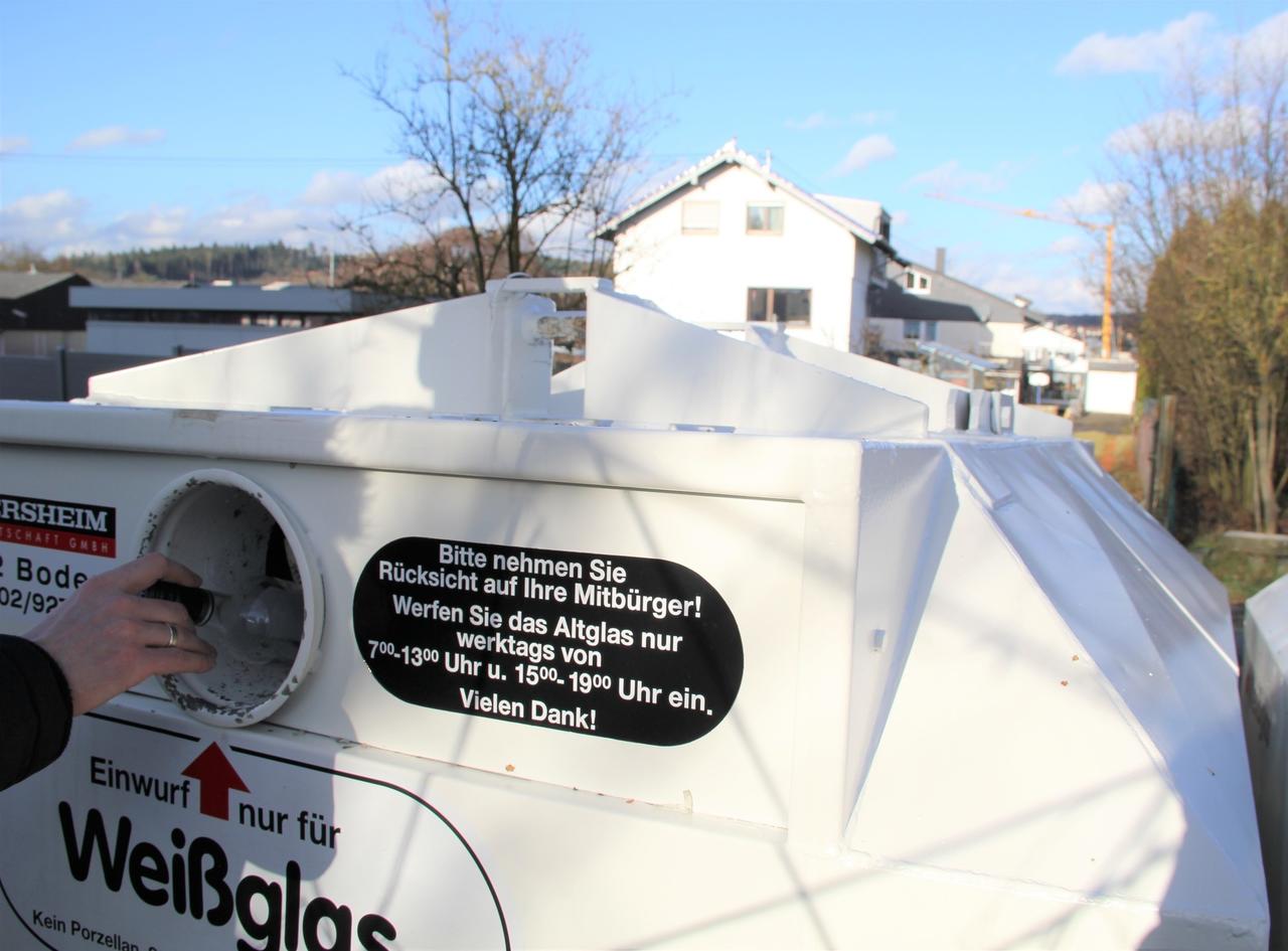 Offnungszeiten Beachten Larm Vom Glascontainer Argert Nachbarn