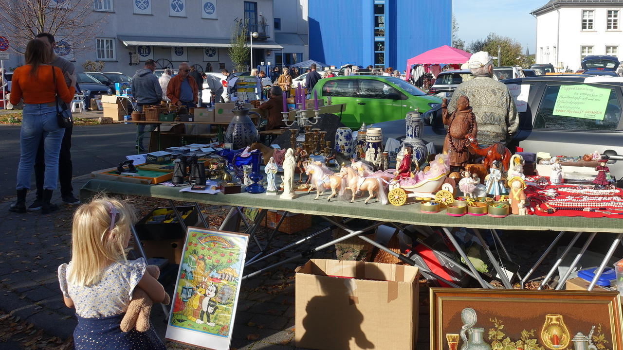 Nastätter Trödelmarkt war wieder ein Volltreffer: Schnäppchenjäger und Entdecker kommen auf ihre 