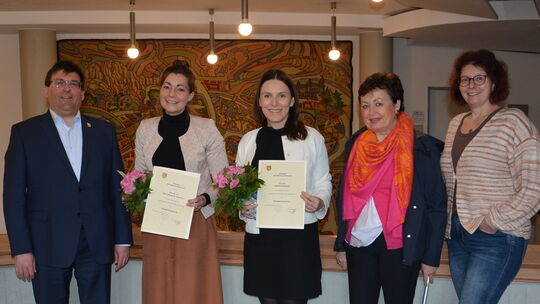 Buz: Landrat Jörg Denninghoff, Dr. med. Dr. rer. nat. Elisa Katharina Hoffmann, Dr. med. Isabelle Swoboda, Dr. Hildegard Hamm,