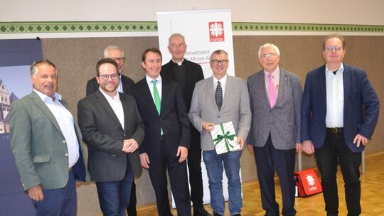 foto_christian-von_wichehaus_neuer_caritas-geschaftsfuhrer_in_maria_laach_vorgestellt_nachbericht_10-2023