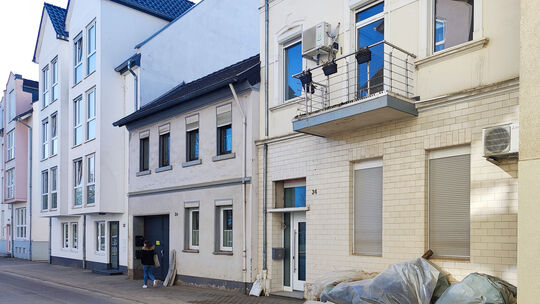 K-LokalRZ PodiumsdiskussionMittelstraße Bad Neuenahr. Dieses Haus wartet noch auf seine Renovierung